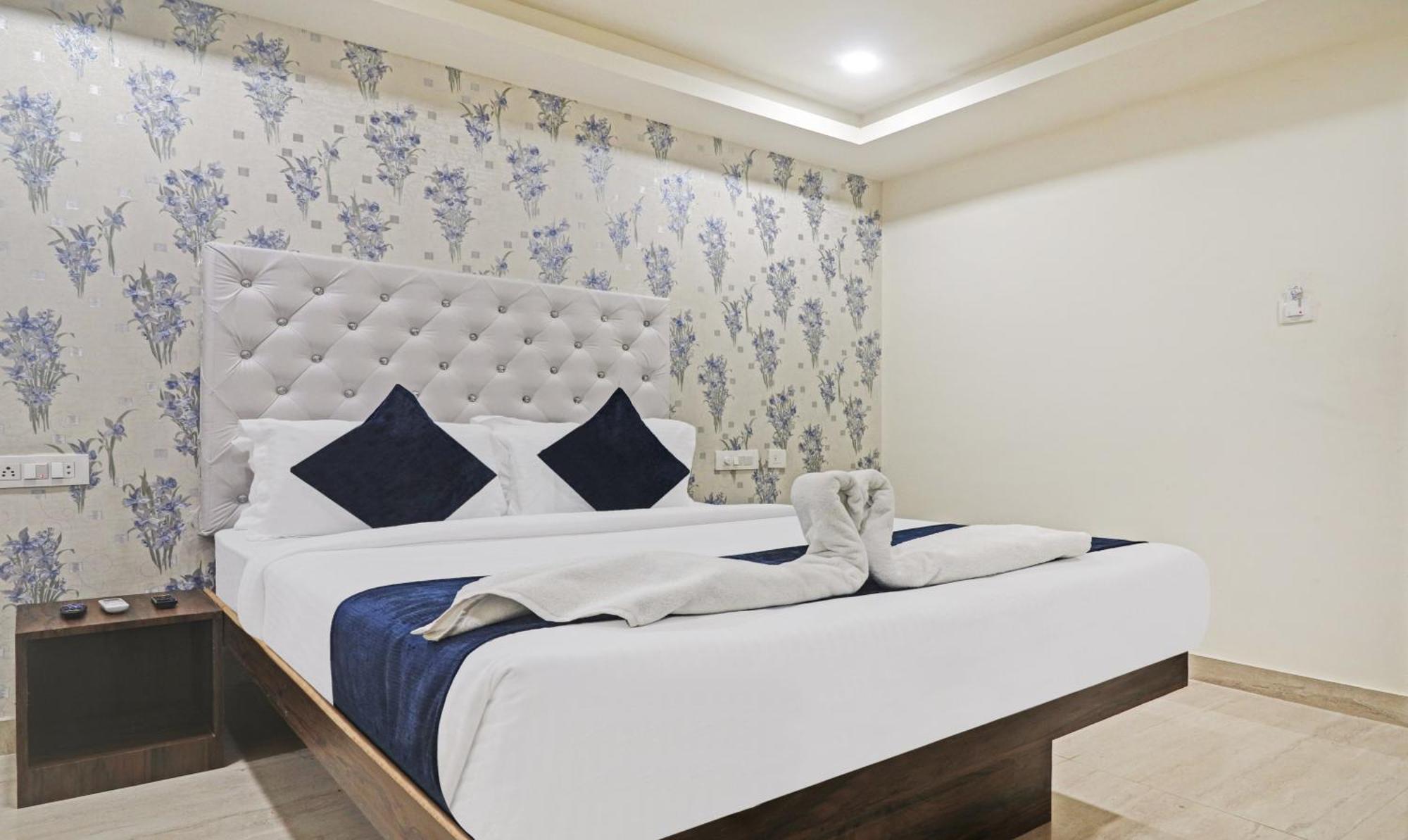 Hotel Bright Airport Zone Shamshabad Bagian luar foto