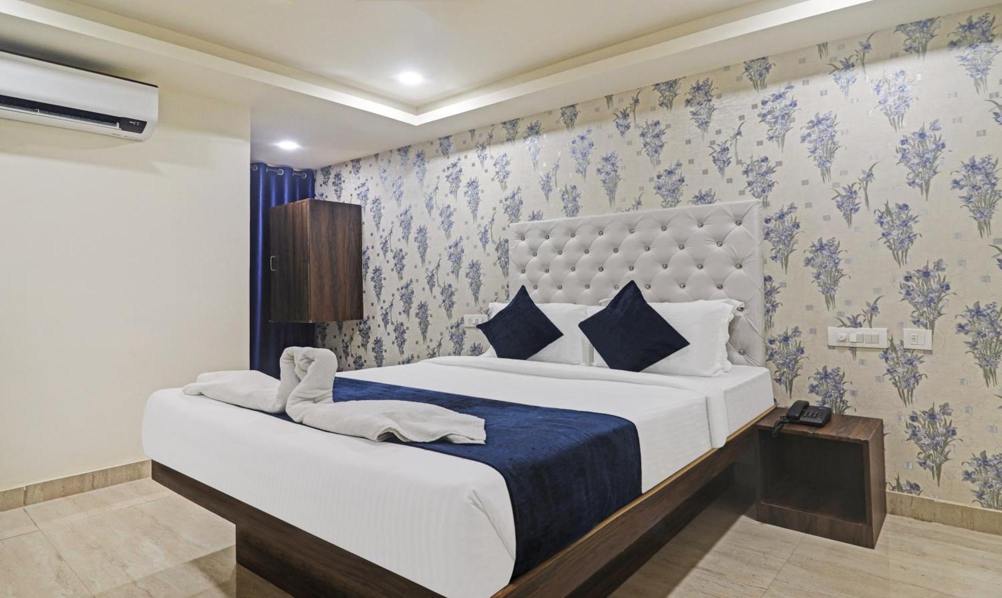 Hotel Bright Airport Zone Shamshabad Bagian luar foto